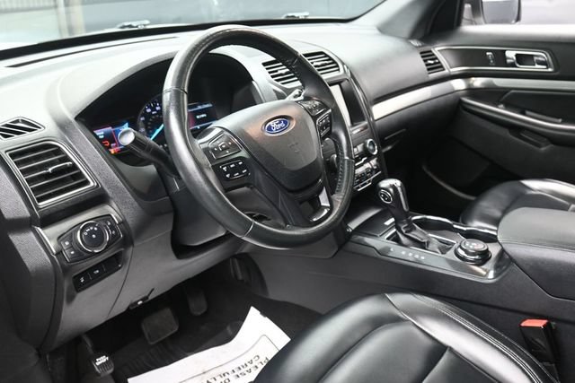 Used 2019 Ford Explorer XLT w/ Equipment Group 202A AWD/4WD image 14