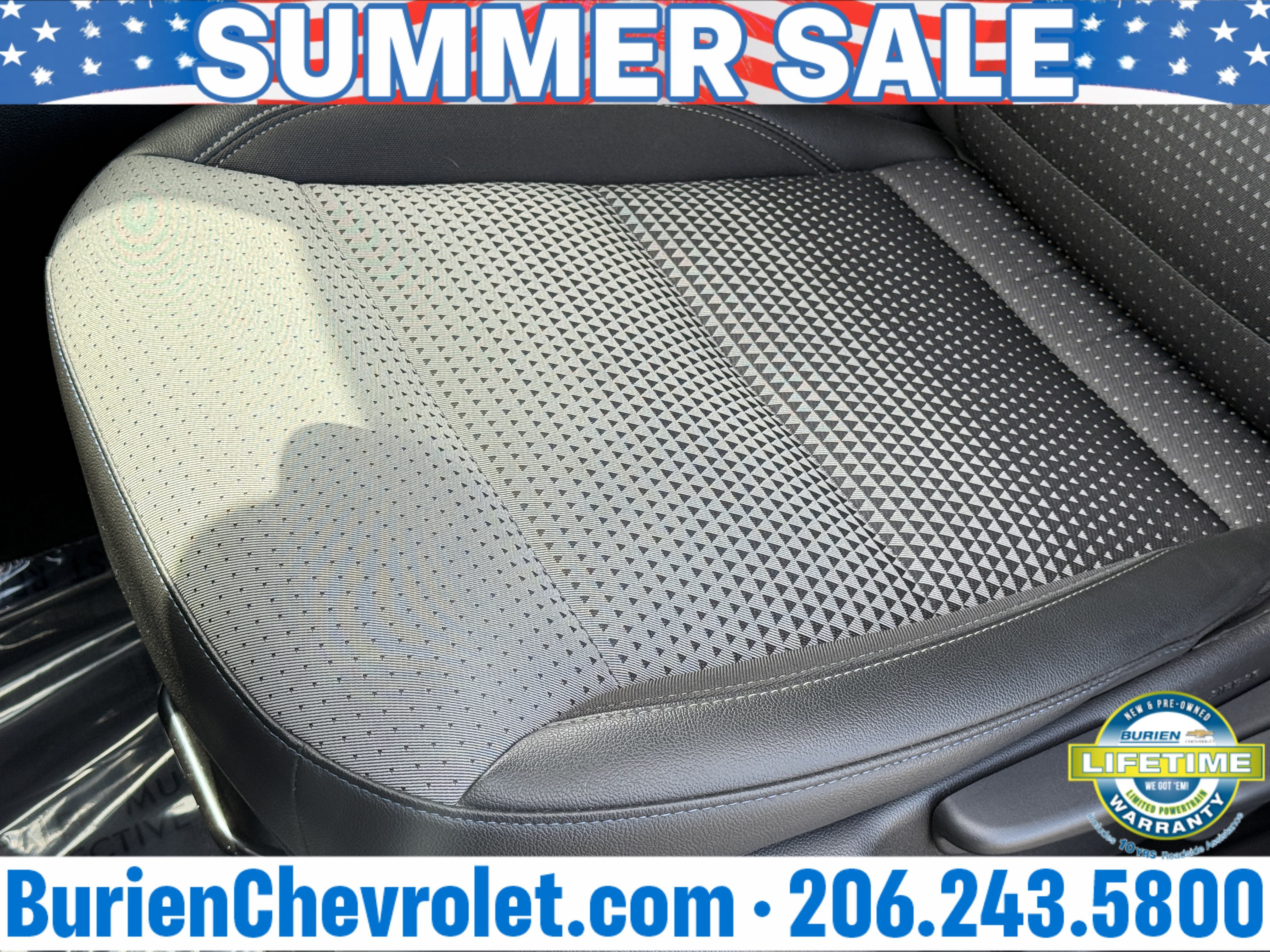 Used 2025 Chevrolet Trax LT FWD image 11