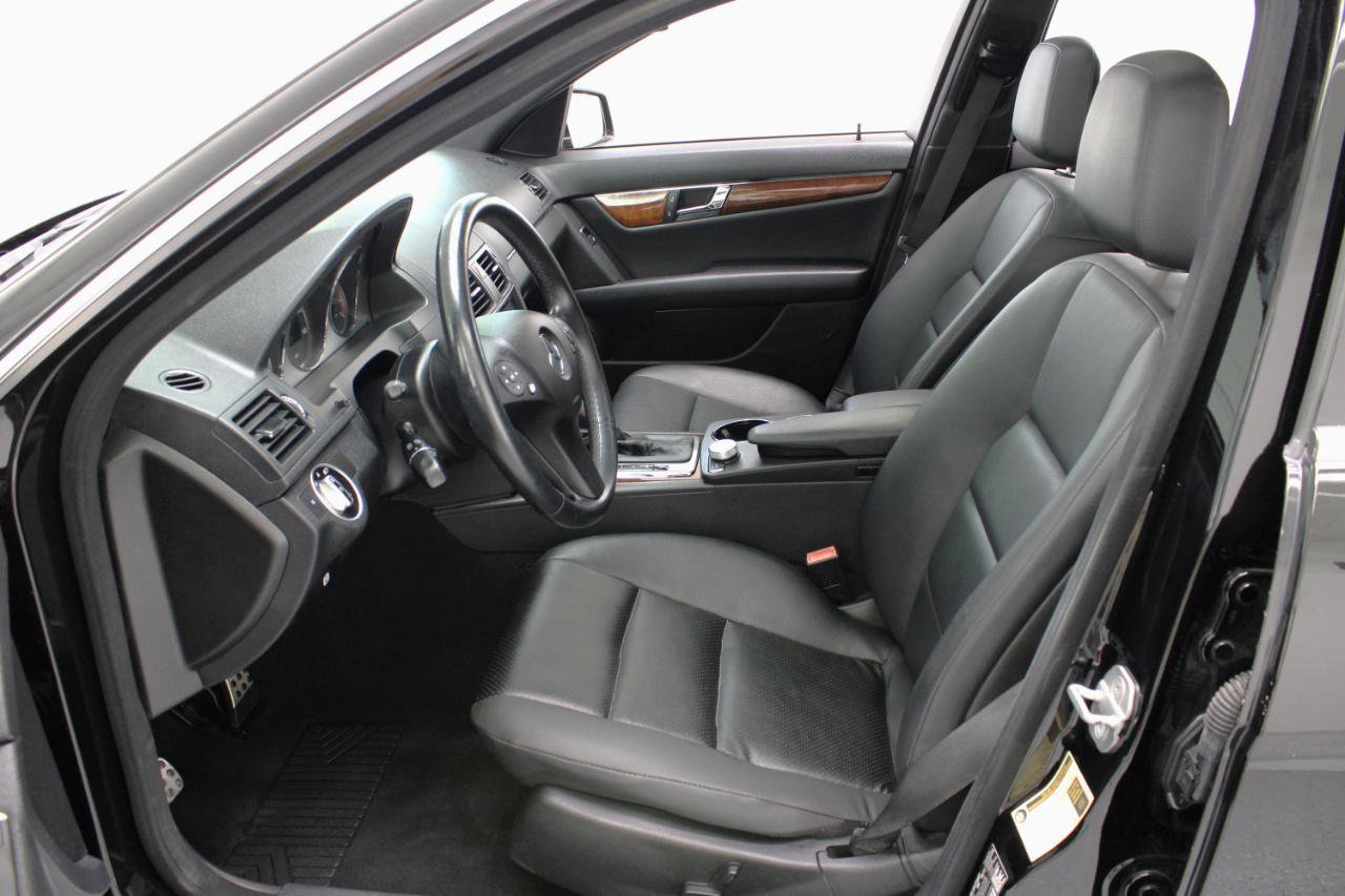 Used 2011 Mercedes-Benz C 300 Sedan image 33