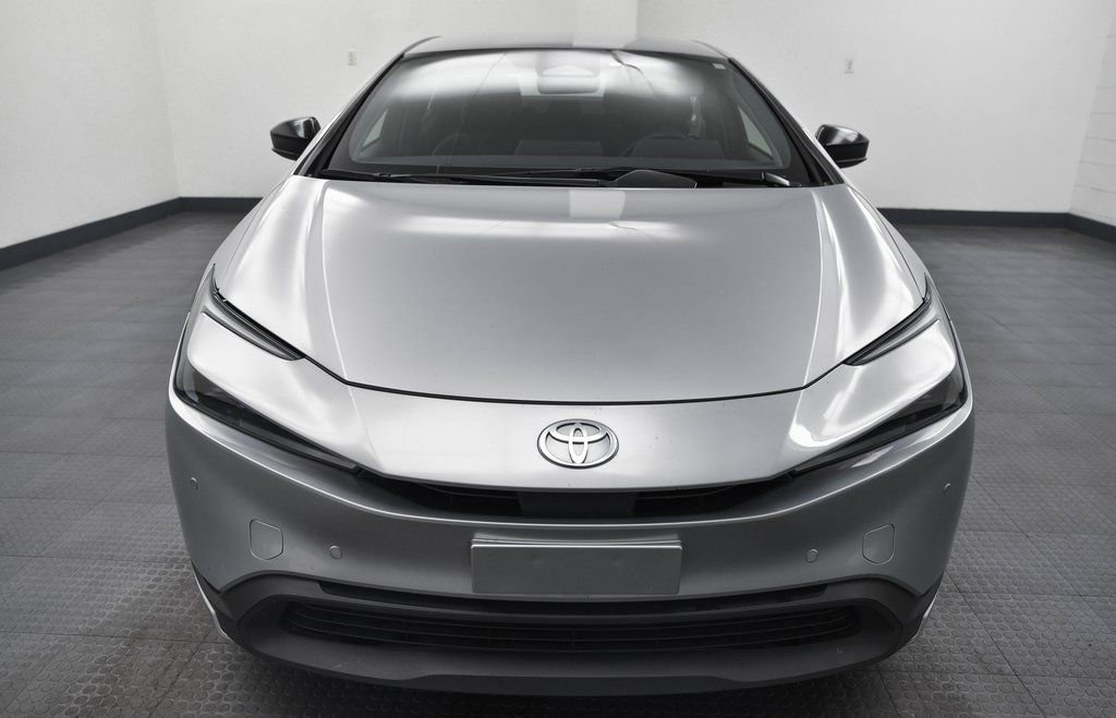 Used 2023 Toyota Prius LE image 2