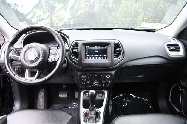 Used 2019 Jeep Compass Latitude w/ Popular Equipment Group image 18