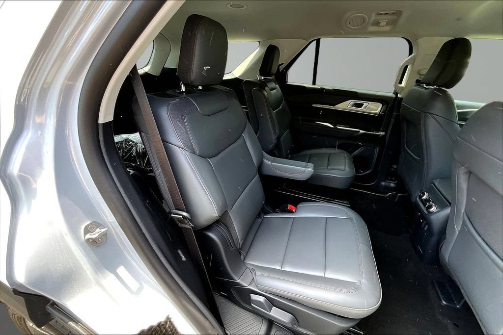 New 2026 Ford Explorer Active w/ Active Comfort Package AWD/4WD image 9