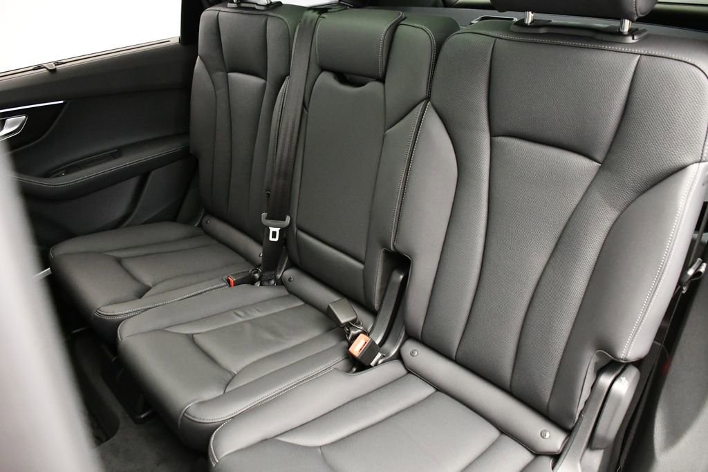 Used 2025 Audi Q7 3.0T Premium Plus w/ Premium Plus Package AWD/4WD image 44