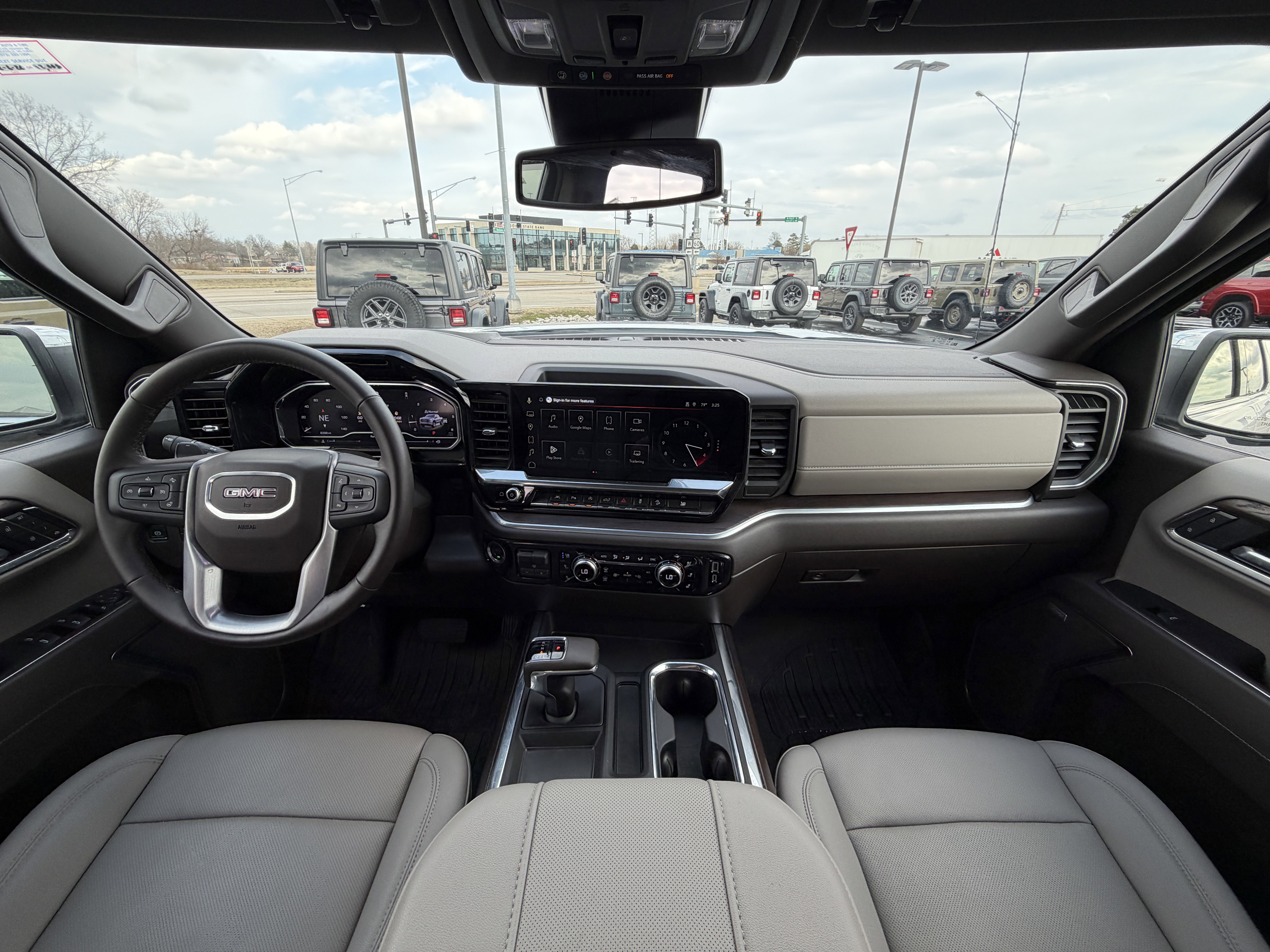 Used 2025 GMC Sierra 1500 SLT w/ SLT Premium Plus Package image 11