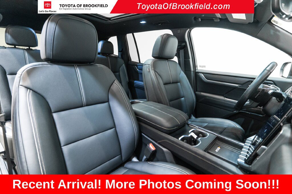 Used 2026 GMC Acadia Elevation w/ Black Edition AWD/4WD image 13