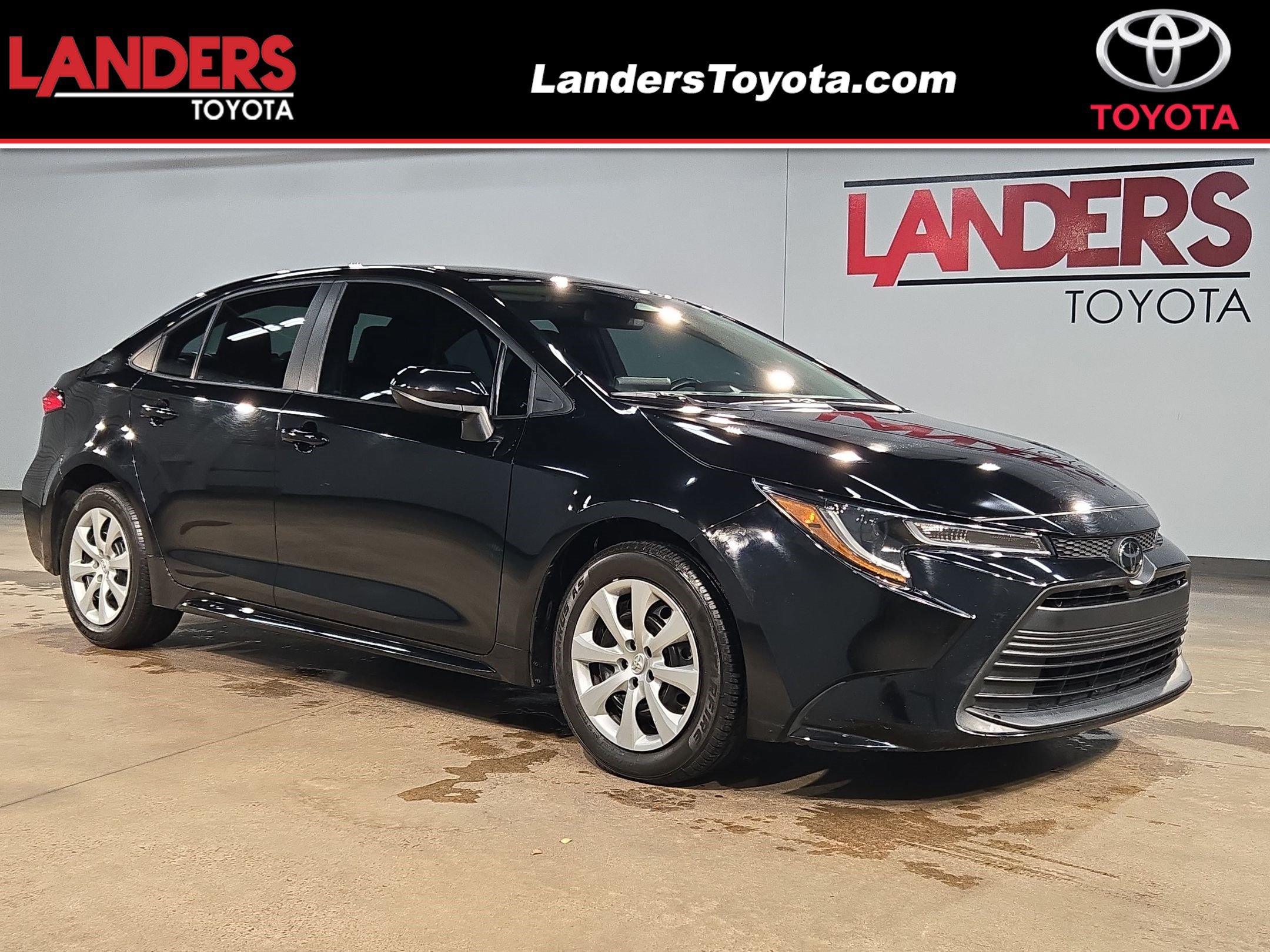 Used 2024 Toyota Corolla LE FWD image 1