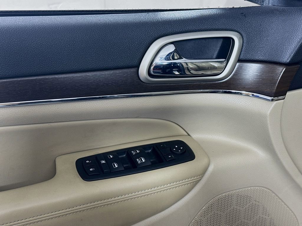 Used 2015 Jeep Grand Cherokee Limited image 18