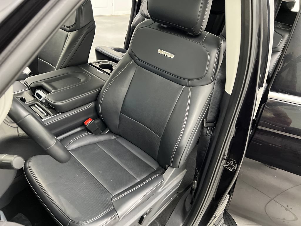 Used 2025 Ford Expedition Max Platinum AWD/4WD image 11