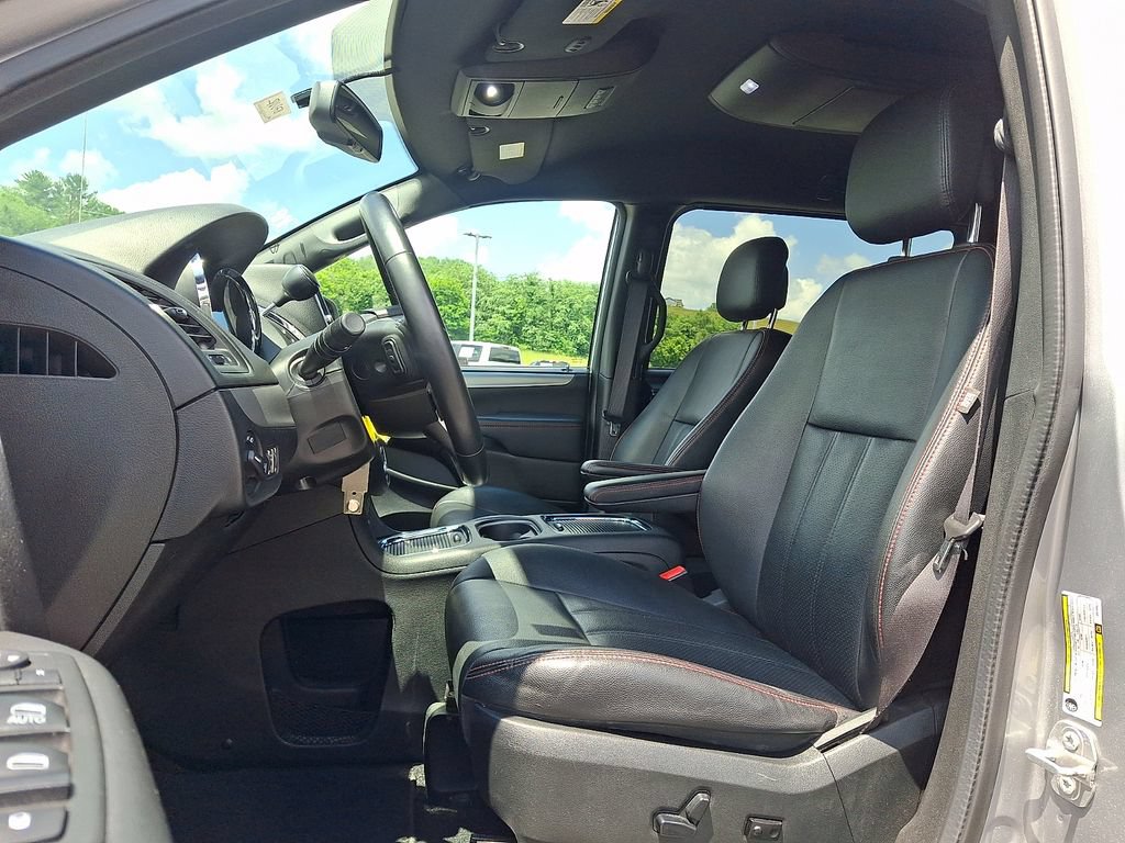 Used 2018 Dodge Grand Caravan GT FWD image 13