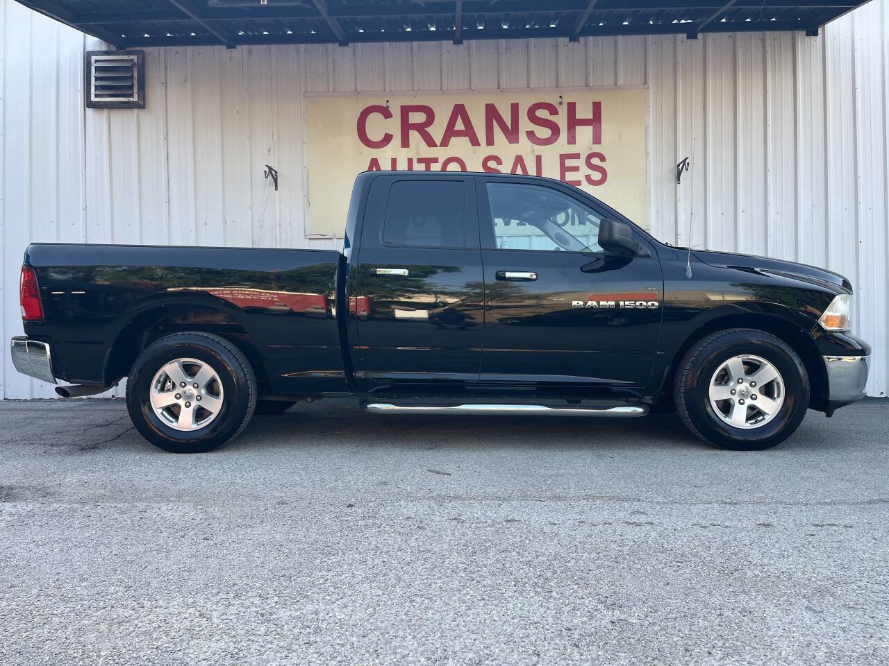Used 2012 RAM 1500 Classic SLT image 2