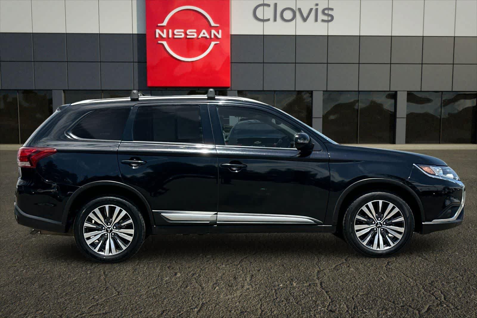 Used 2020 Mitsubishi Outlander SE AWD/4WD image 9