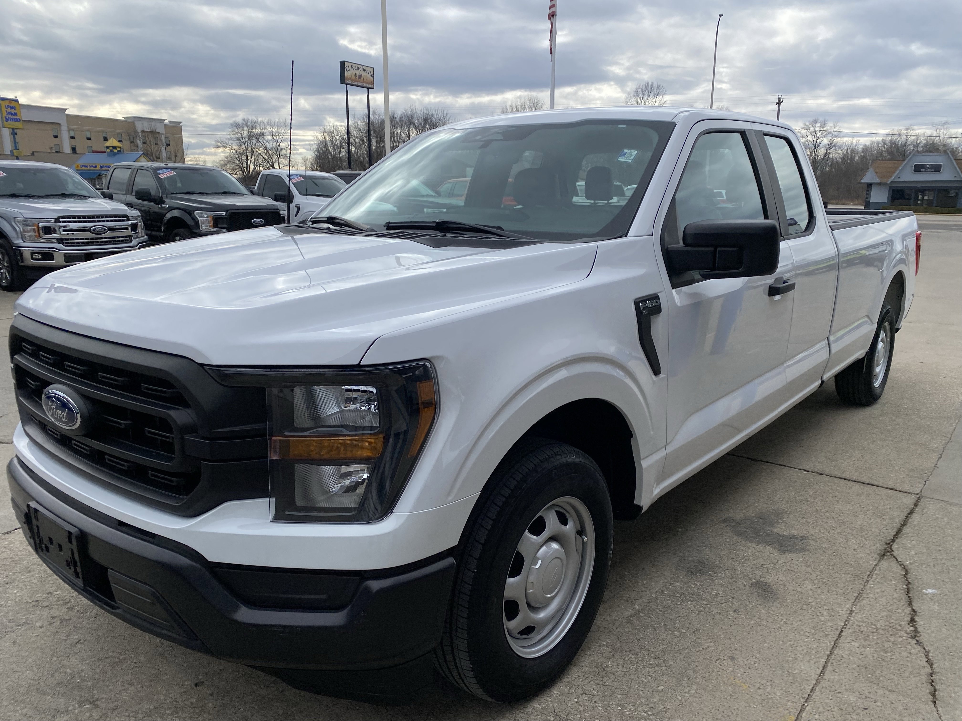 Used 2023 Ford F150 XL image 3