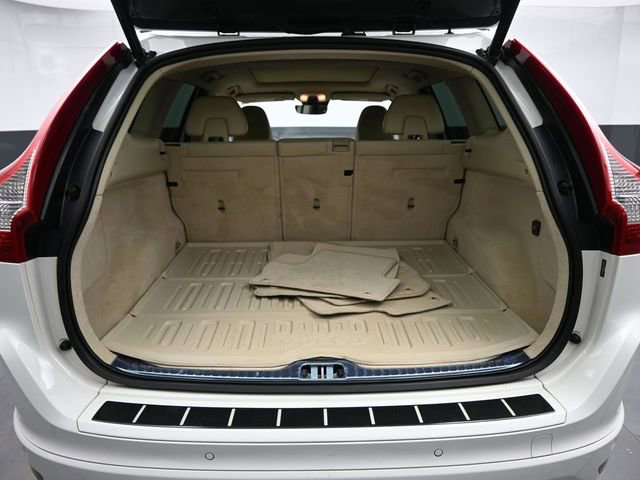 Used 2016 Volvo XC60 T6 w/ Proximity Package image 23