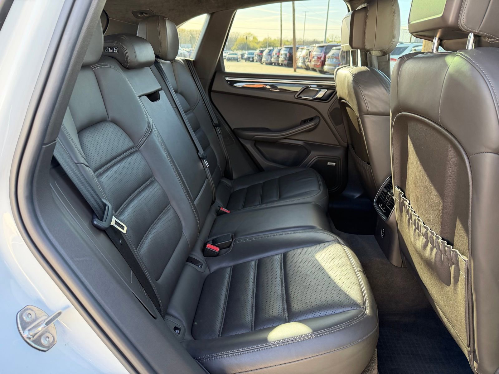 Used 2021 Porsche Macan Turbo image 23