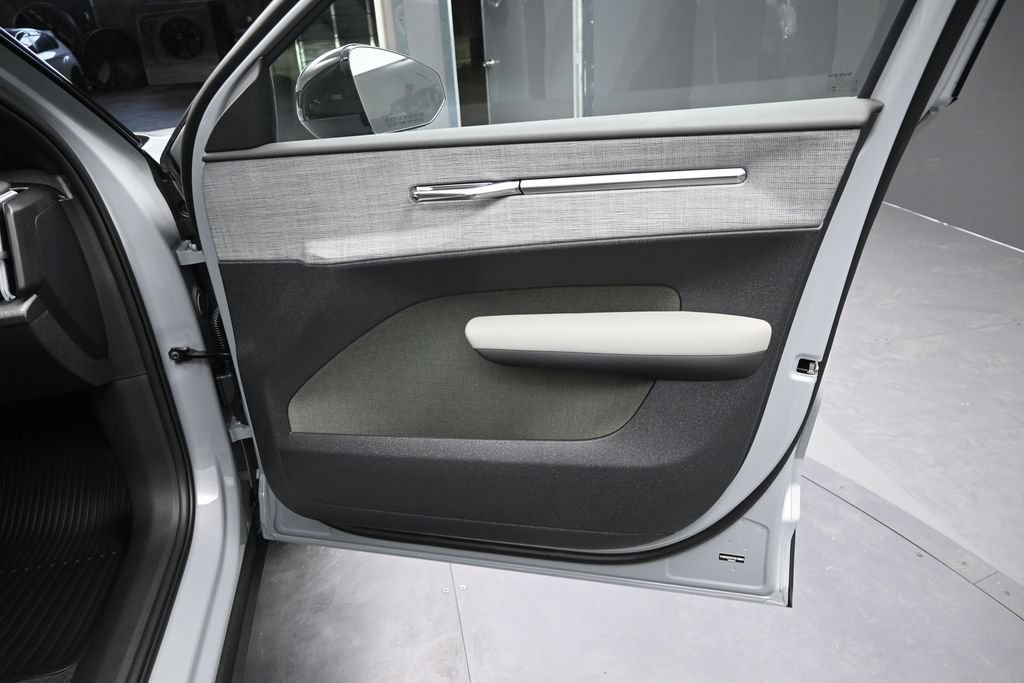 New 2026 Volvo EX30 Plus w/ Protection Package Premier AWD/4WD image 17