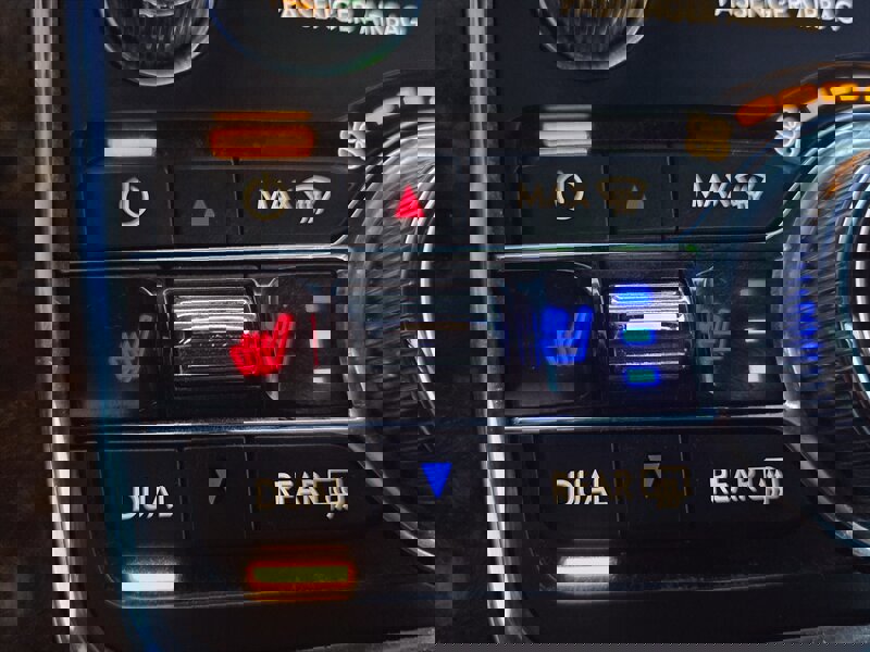 Used 2019 Lincoln Continental Select image 37