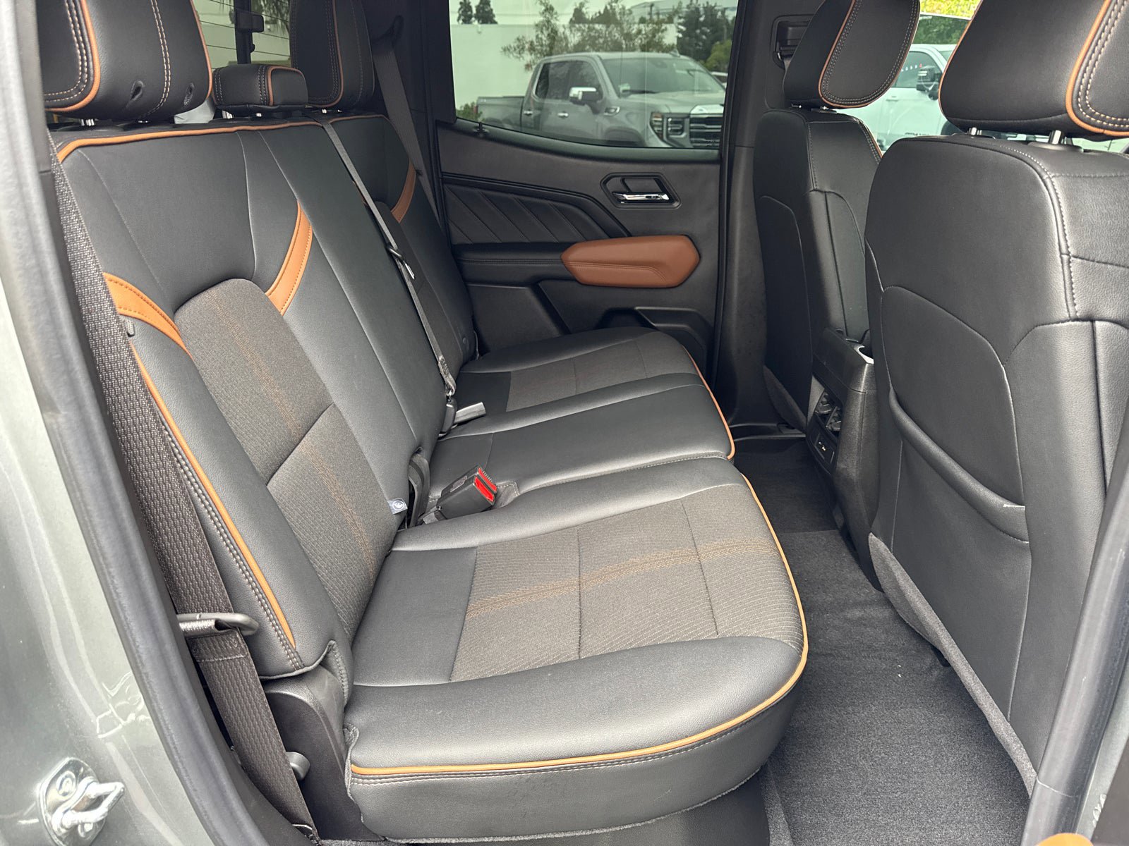 Certified 2025 GMC Canyon AT4 AWD/4WD image 16