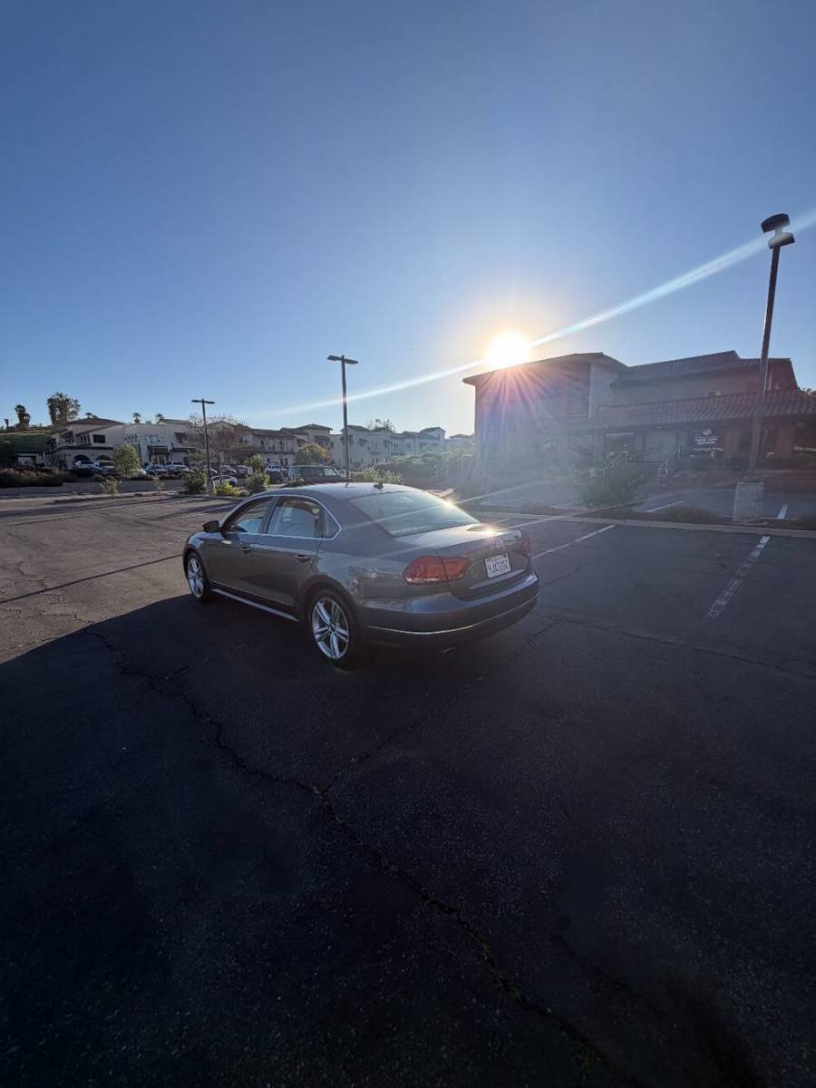 Used 2015 Volkswagen Passat 1.8T SE FWD image 7