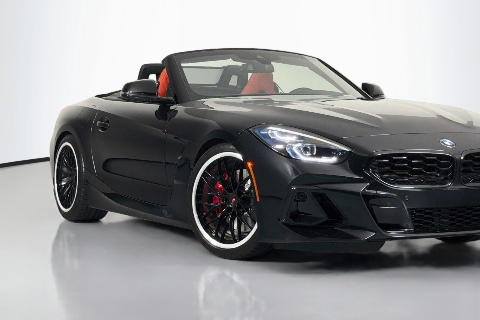 Used 2026 BMW Z4 M40i w/ Shadowloine Package RWD image 15