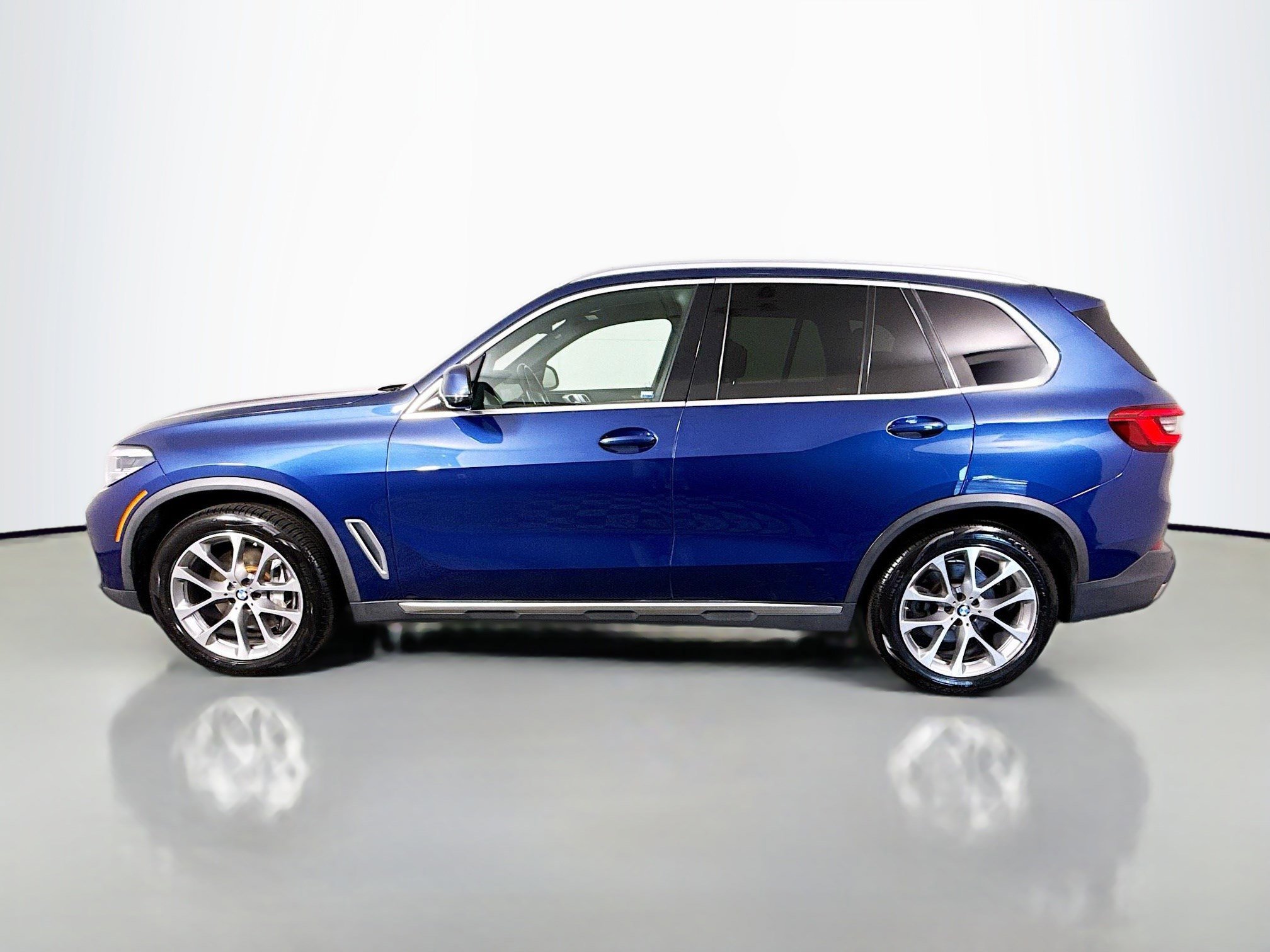 Used 2019 BMW X5 xDrive50i w/ Premium Package 2 AWD/4WD image 6