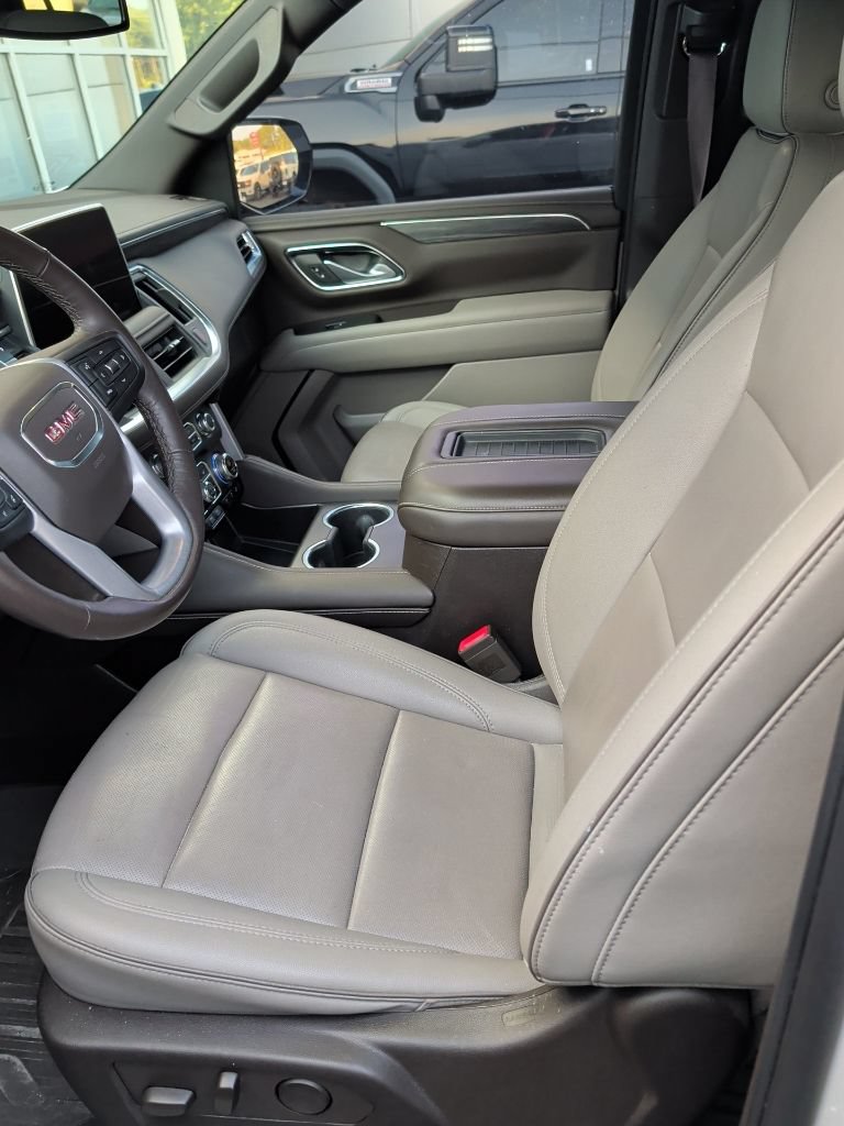 Used 2022 GMC Yukon SLT w/ SLT Luxury Package RWD image 7