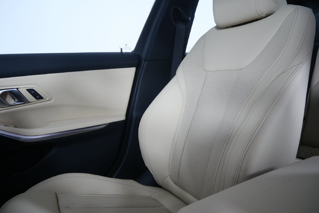New 2026 BMW 330i Sedan w/ Premium Package RWD image 22