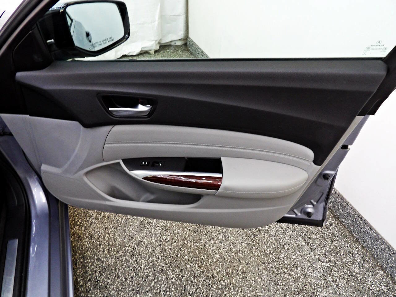 Used 2015 Acura TLX V6 w/ Technology Package image 11