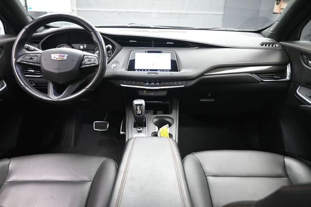 Used 2019 Cadillac XT4 Sport w/ LPO, Midnight Sport Package FWD image 9