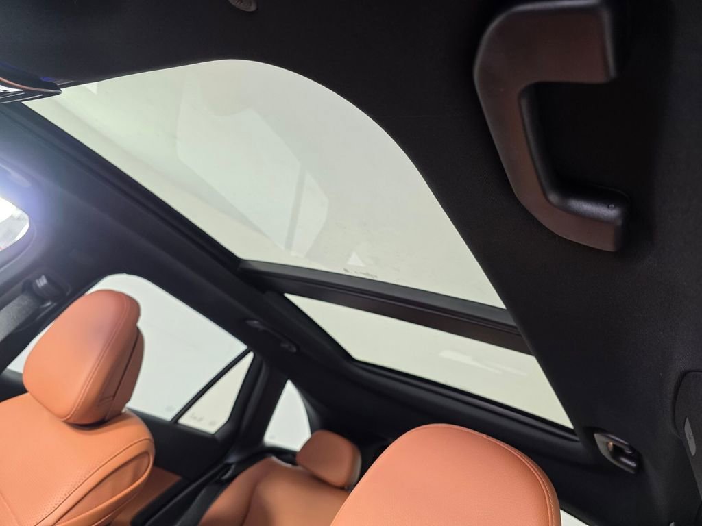 New 2026 Mercedes-Benz GLC 300 image 9