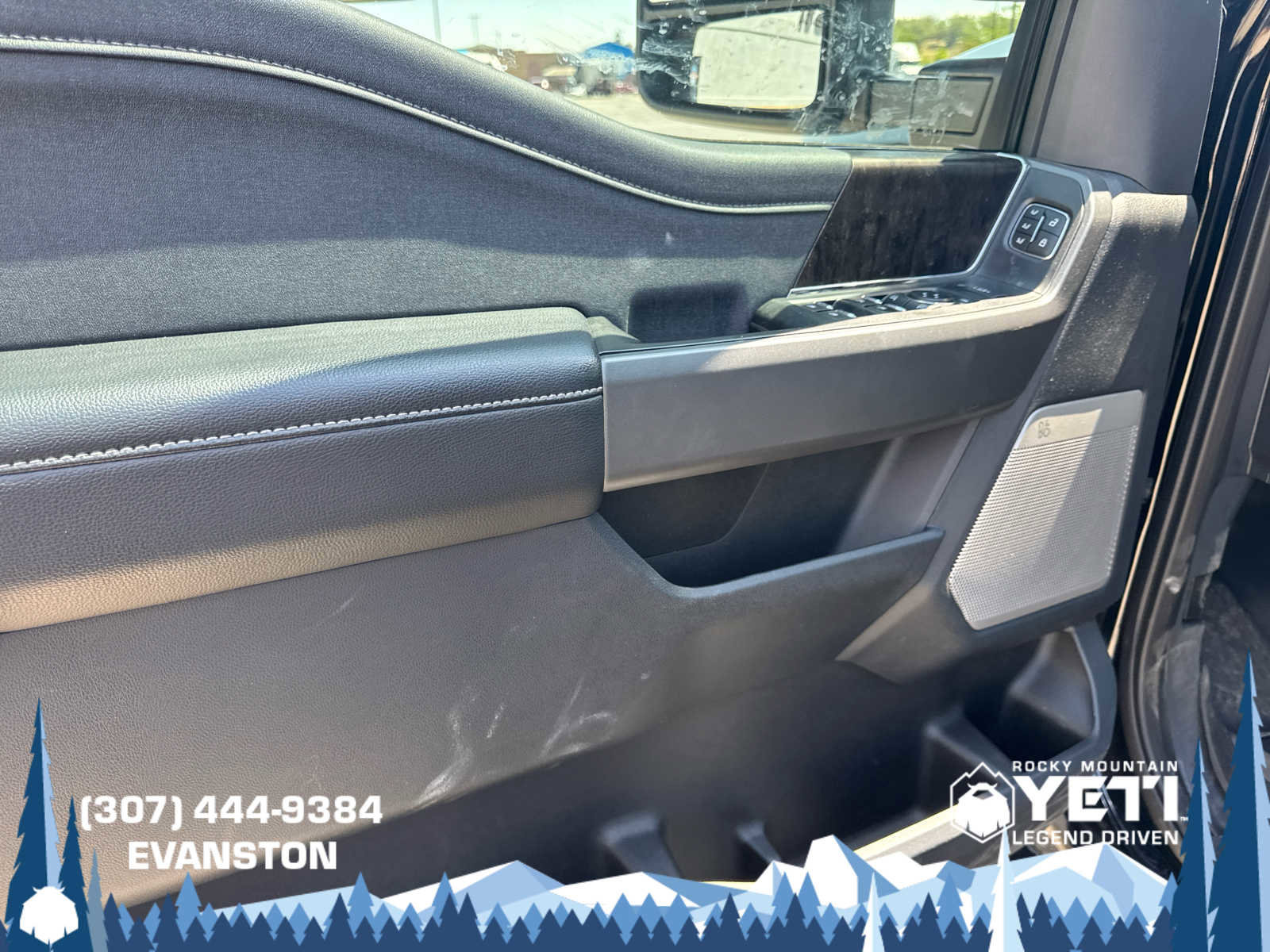 Used 2024 Ford F350 Lariat w/ Sport Appearance Package image 28