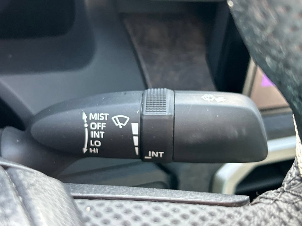 Used 2025 Toyota Tacoma Limited AWD/4WD image 27