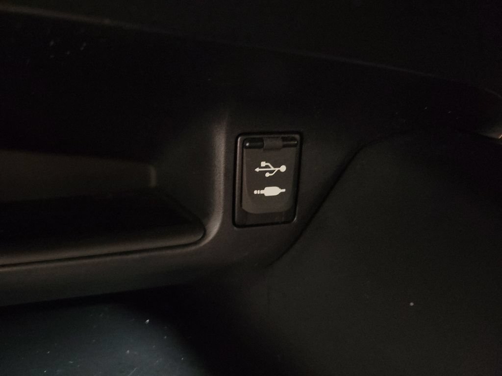 Used 2018 Toyota C-HR XLE FWD image 18