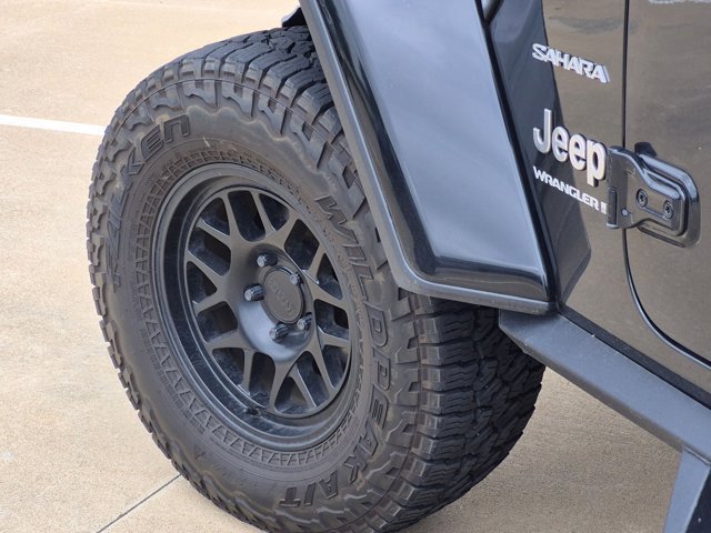 Used 2023 Jeep Wrangler Unlimited Sahara AWD/4WD image 8