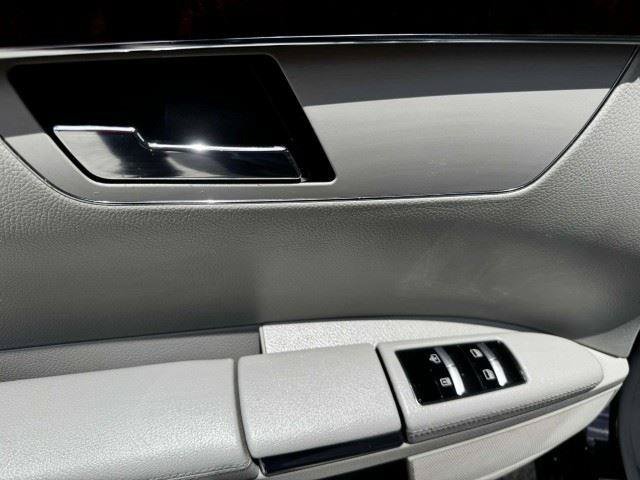 Used 2012 Mercedes-Benz S 550 4MATIC image 38