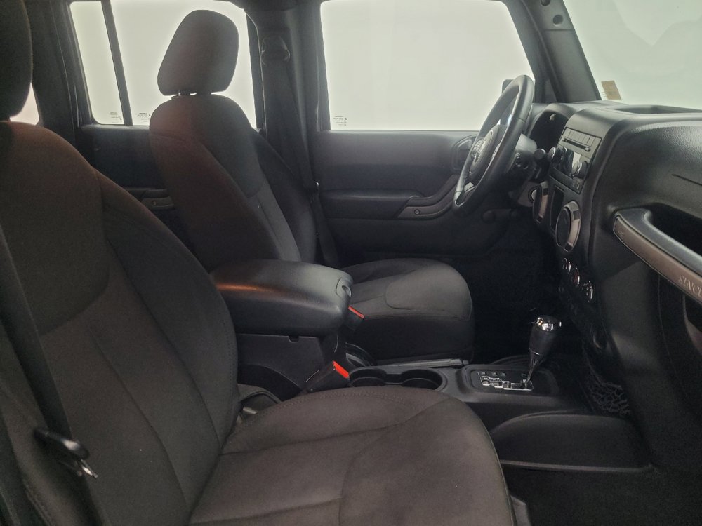 Used 2015 Jeep Wrangler Unlimited Sport w/ Connectivity Group AWD/4WD image 21
