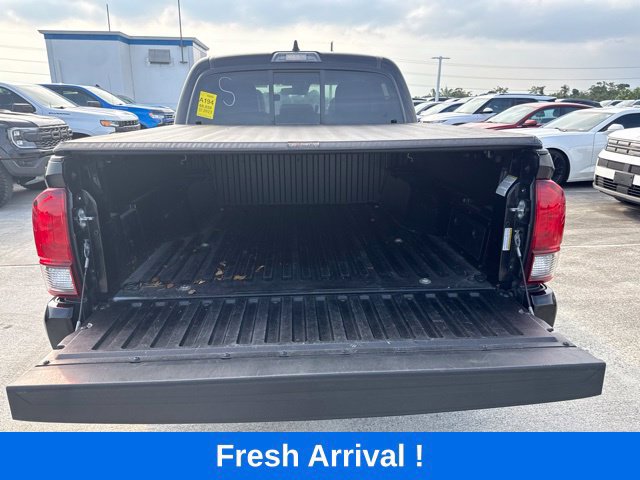 Used 2023 Toyota Tacoma SR AWD/4WD image 19