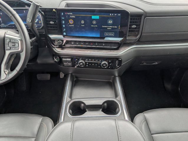 Used 2025 Chevrolet Silverado 2500 LTZ w/ LTZ Plus Package AWD/4WD image 7