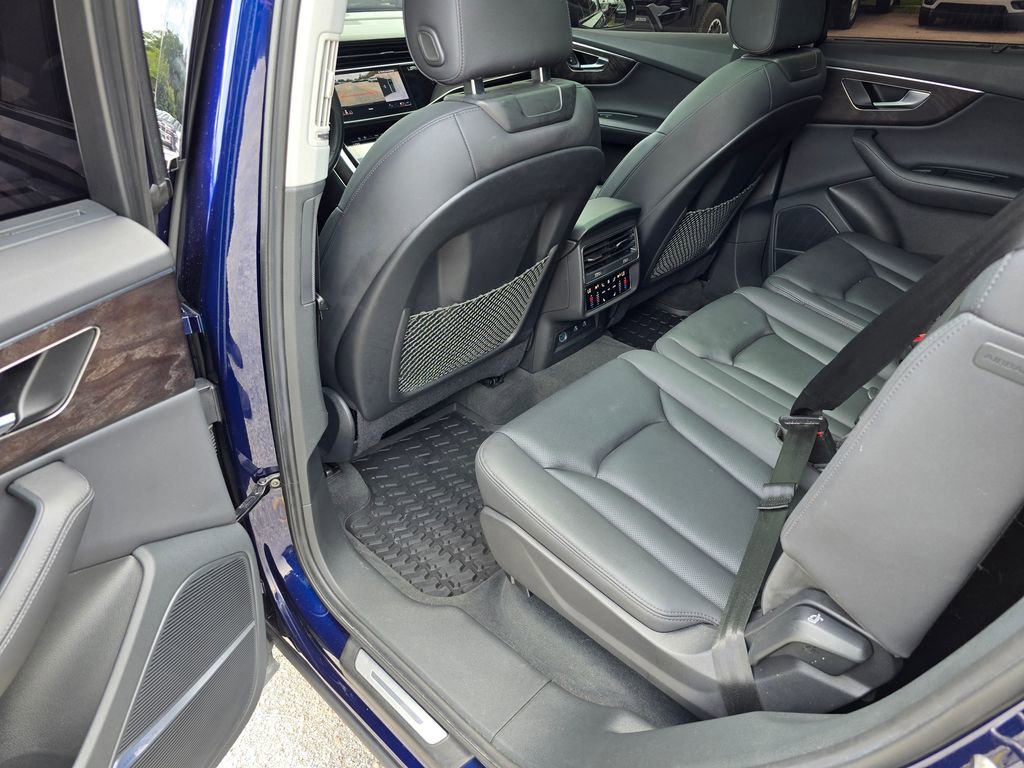 Used 2023 Audi Q7 3.0T Prestige AWD/4WD image 30