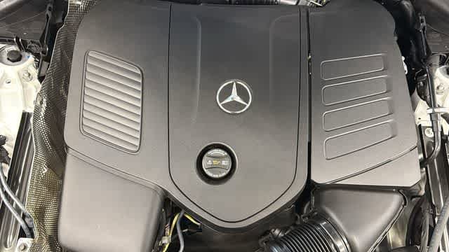 Used 2025 Mercedes-Benz GLC 350e 4MATIC image 13