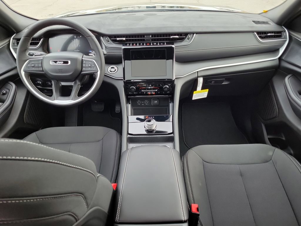 New 2025 Jeep Grand Cherokee Laredo X w/ Luxury Tech Group I image 16