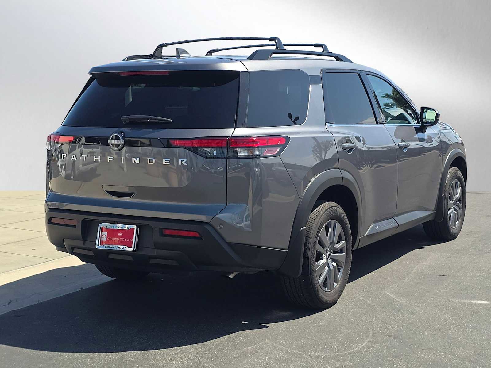 Used 2025 Nissan Pathfinder SV w/ Cargo Package FWD image 3