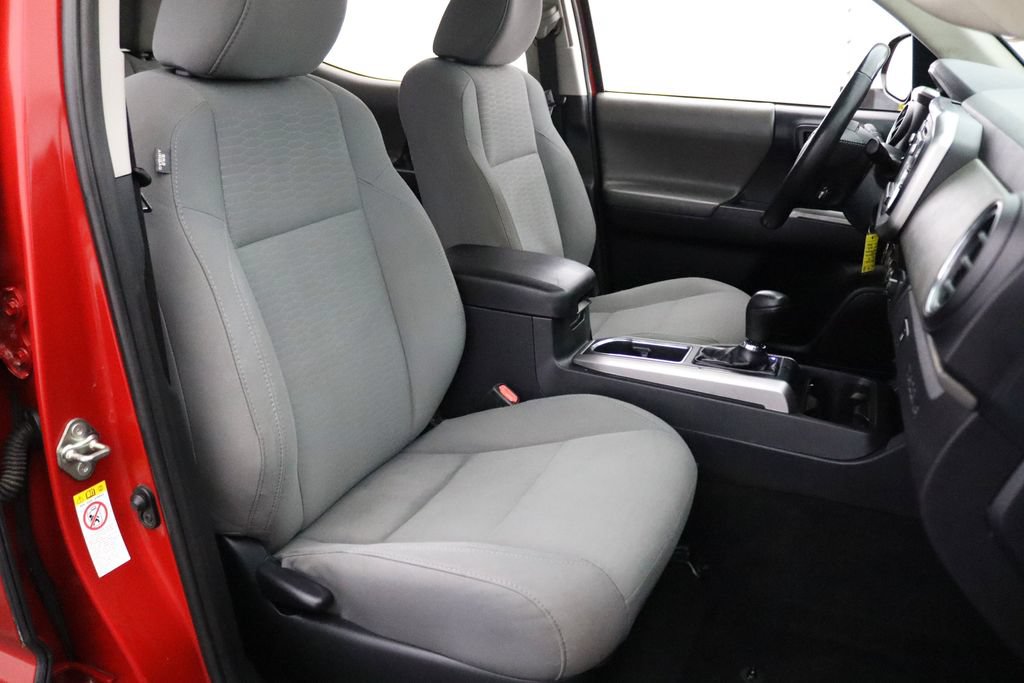 Used 2019 Toyota Tacoma SR5 AWD/4WD image 16
