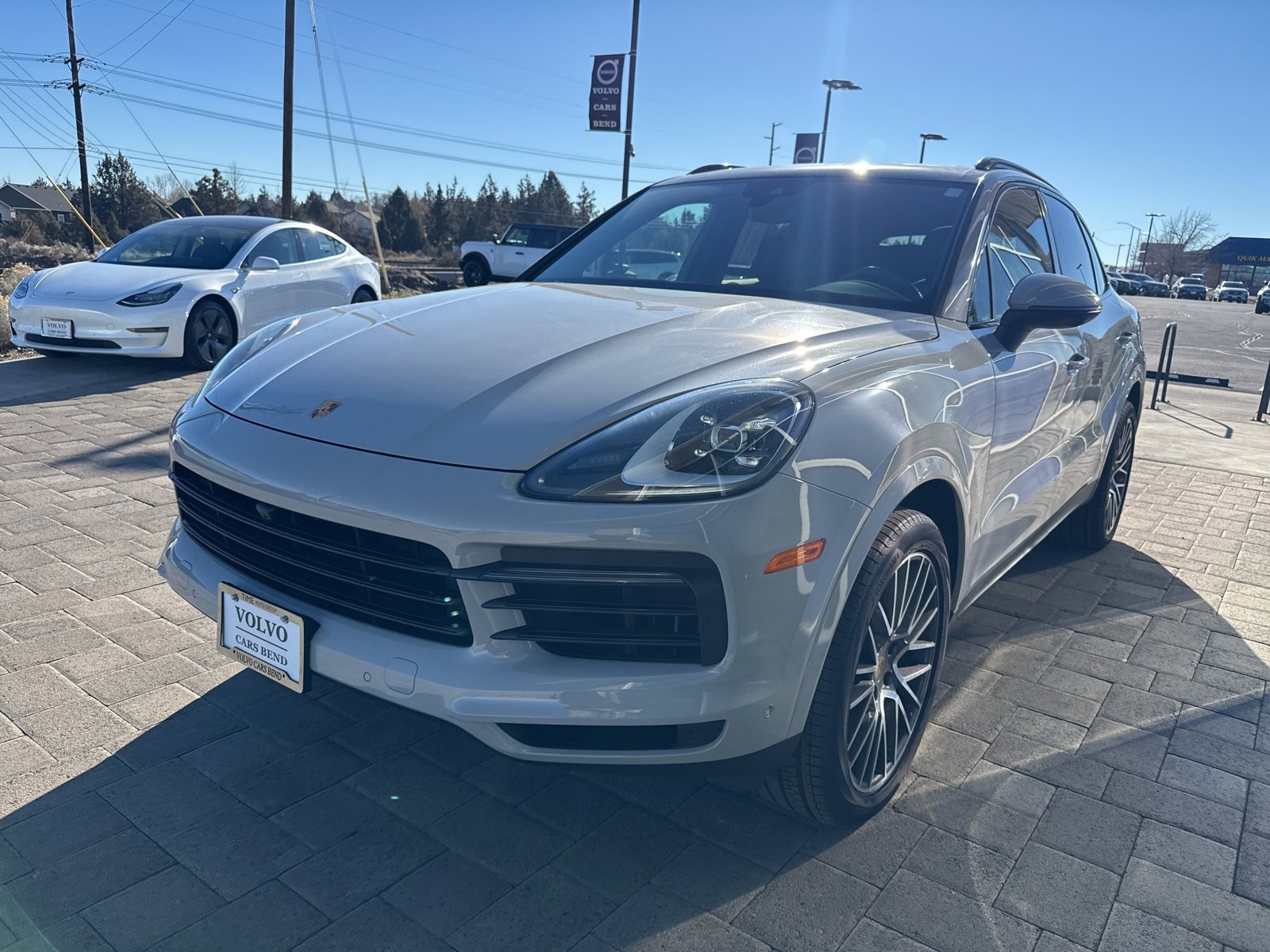 Used 2022 Porsche Cayenne Base image 3