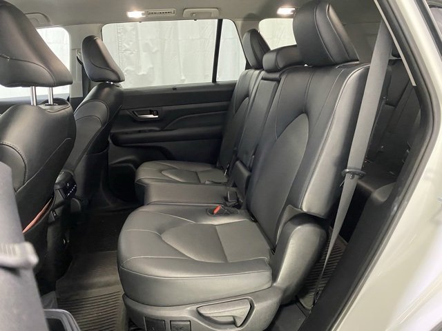Certified 2024 Toyota Grand Highlander XLE image 11