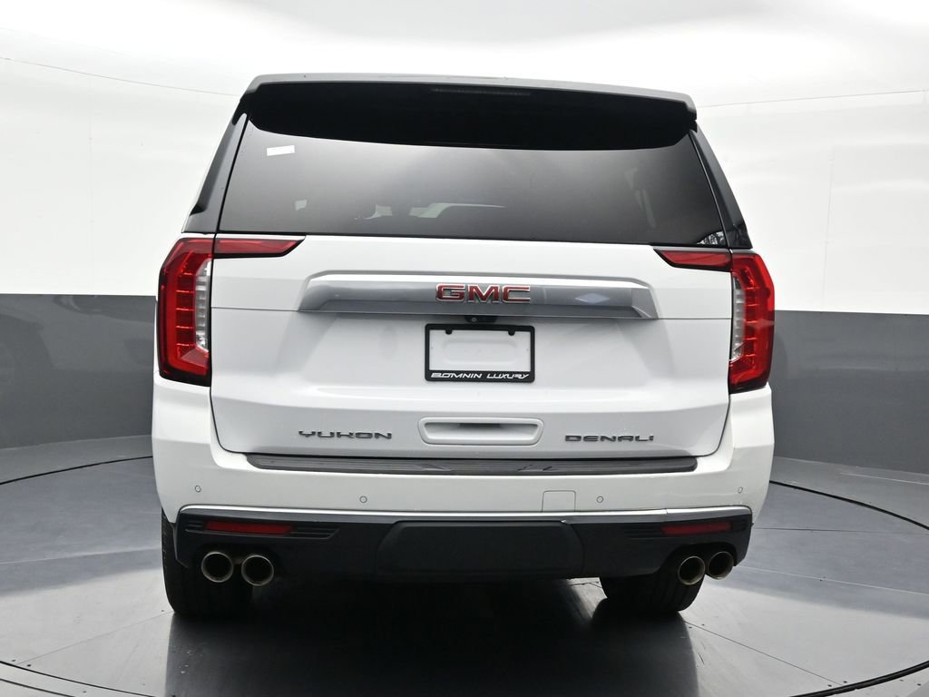 Used 2022 GMC Yukon XL Denali w/ Denali Premium Package image 4