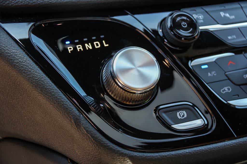 Used 2022 Chrysler Pacifica Pinnacle FWD image 21