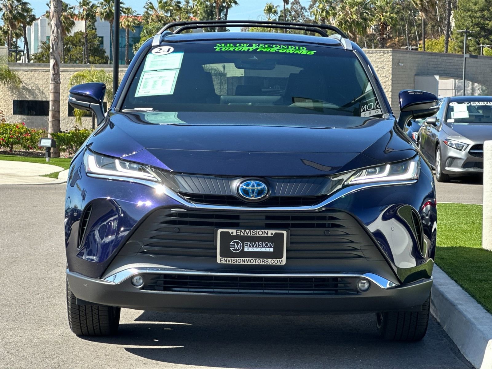 Used 2024 Toyota Venza XLE AWD/4WD image 8