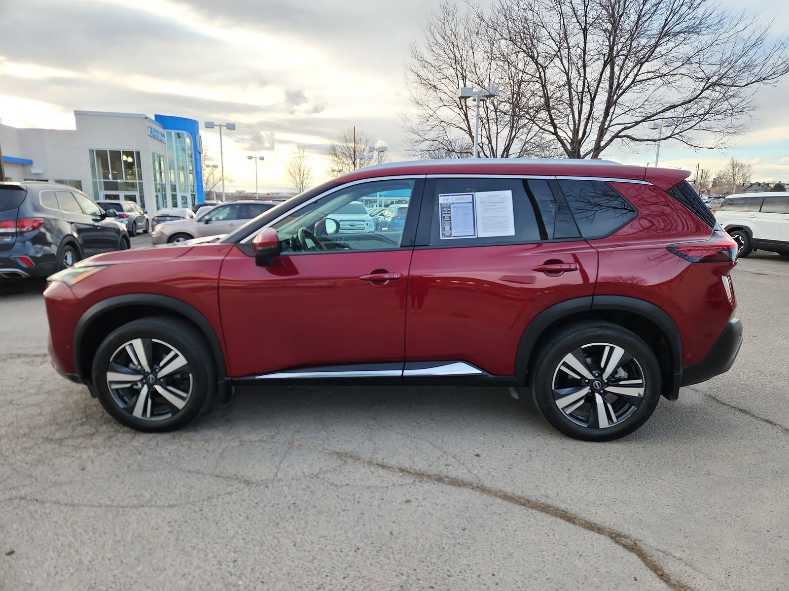 Used 2023 Nissan Rogue SL w/ SL Premium Package image 2