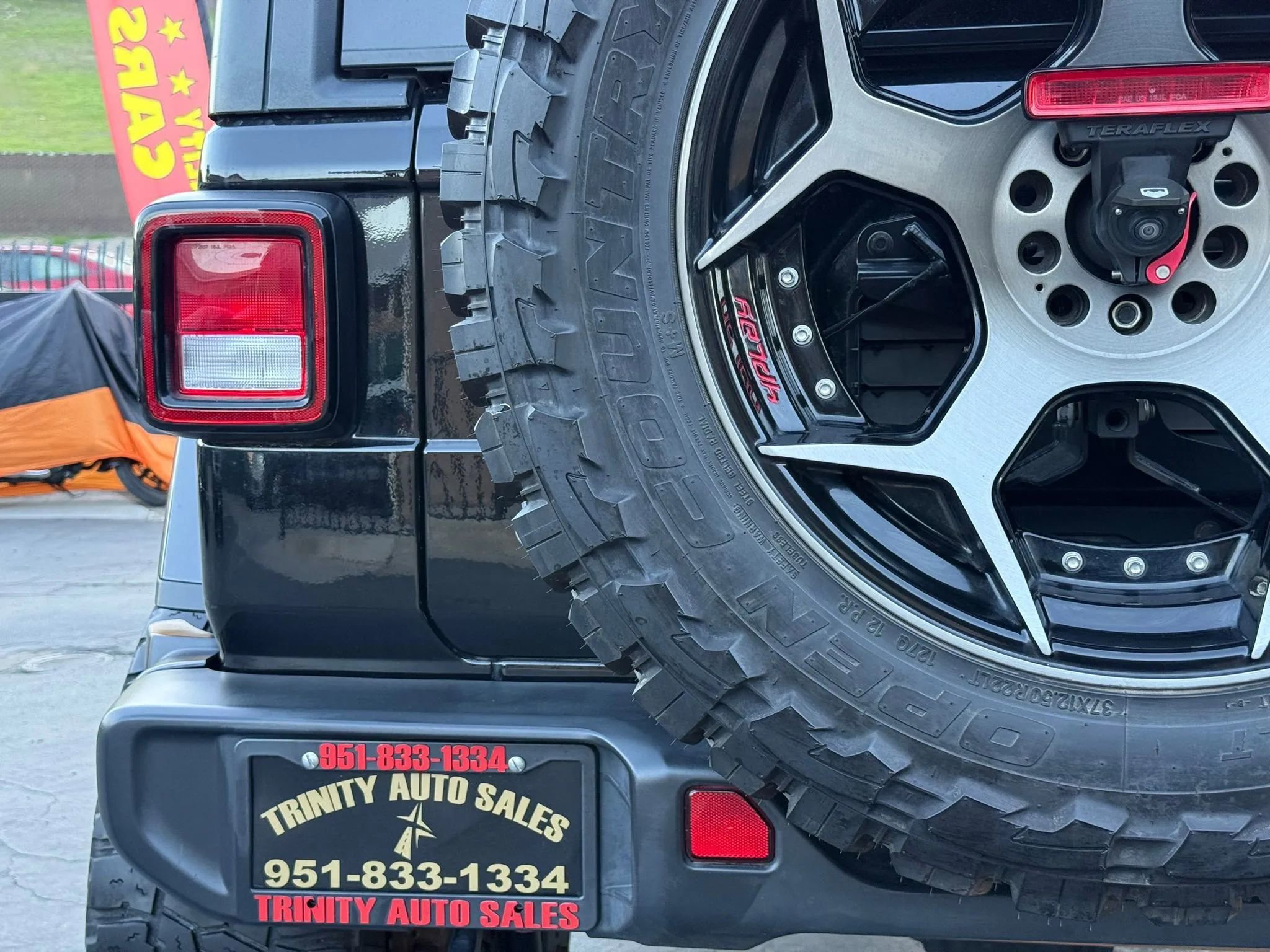 Used 2019 Jeep Wrangler Unlimited Sahara image 9