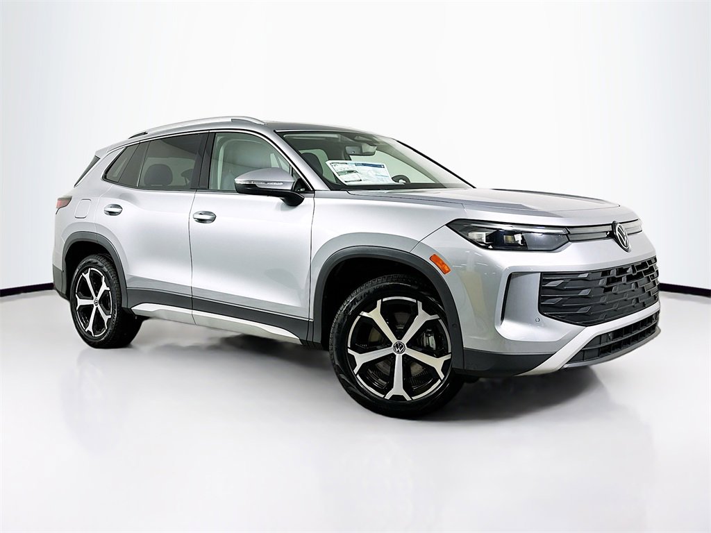 New 2025 Volkswagen Tiguan SE